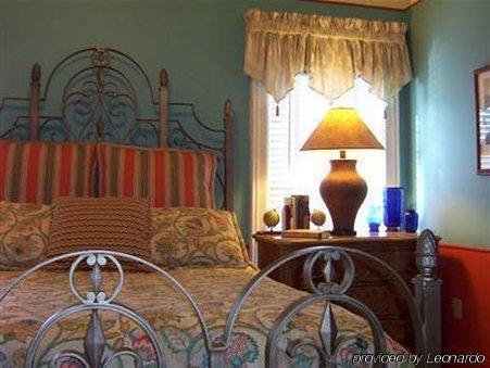 Hidden Garden Cottages & Suites Saugatuck Oda fotoğraf