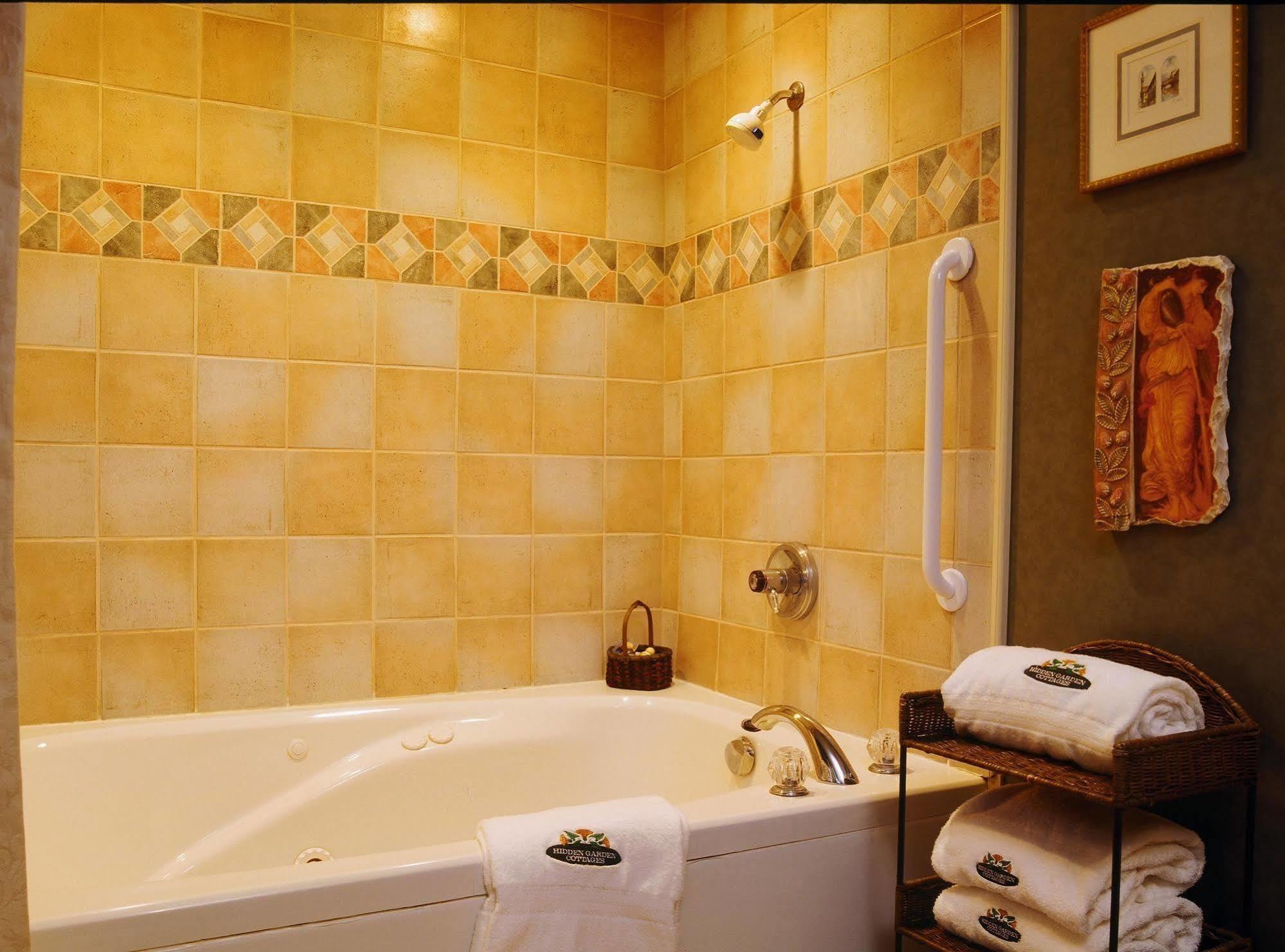 Hidden Garden Cottages & Suites Saugatuck Oda fotoğraf