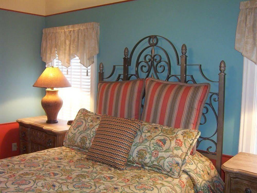 Hidden Garden Cottages & Suites Saugatuck Dış mekan fotoğraf